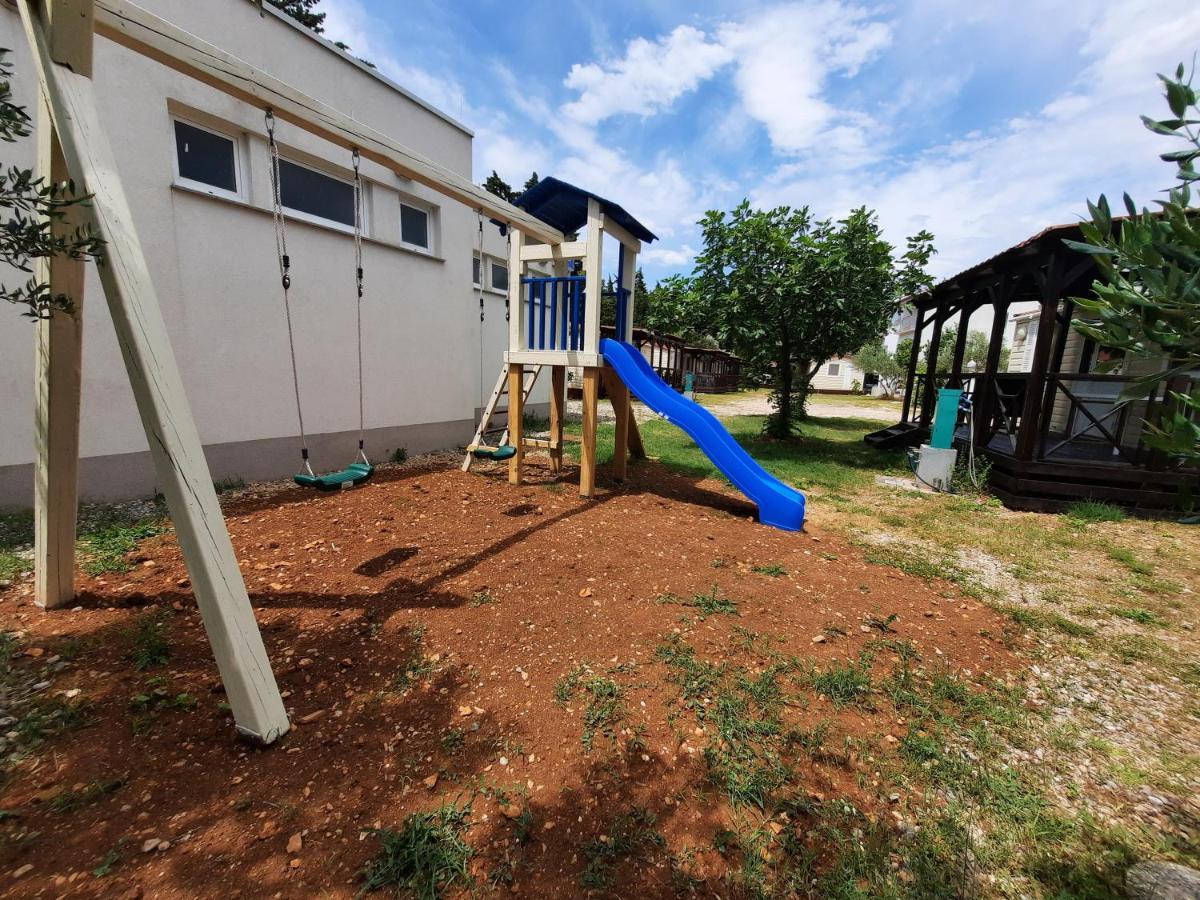 Kamp Rujno Hotel Starigrad Paklenica Exterior foto